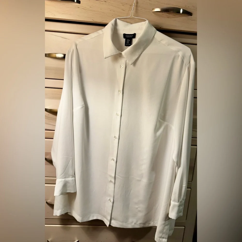 Jones New York Classic White Button Down Shirt - Picture 2 of 6